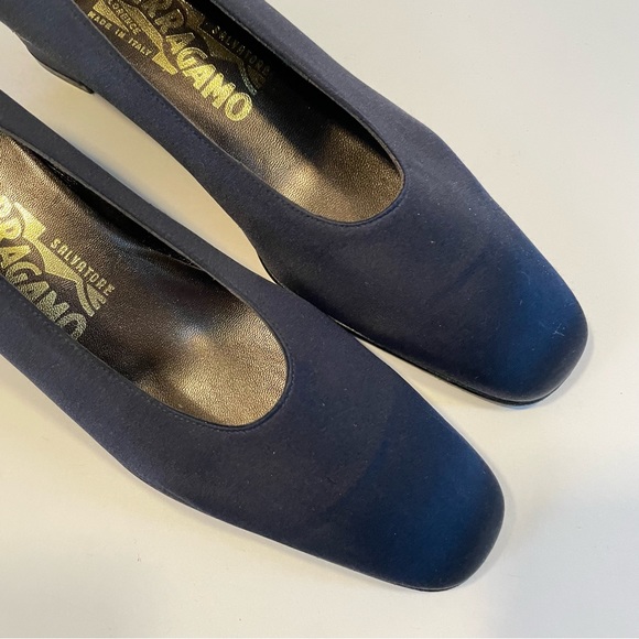 Salvatore Ferragamo block heel square toe black satin heels Size 7 narrow - Picture 2 of 8